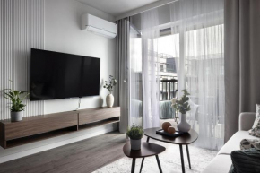 #Madalińskiego57- new building- 2x double bed and couch, free parking, air conditioning, 1 km to Main Railway Station, self check in 24h, free internet and Netflix